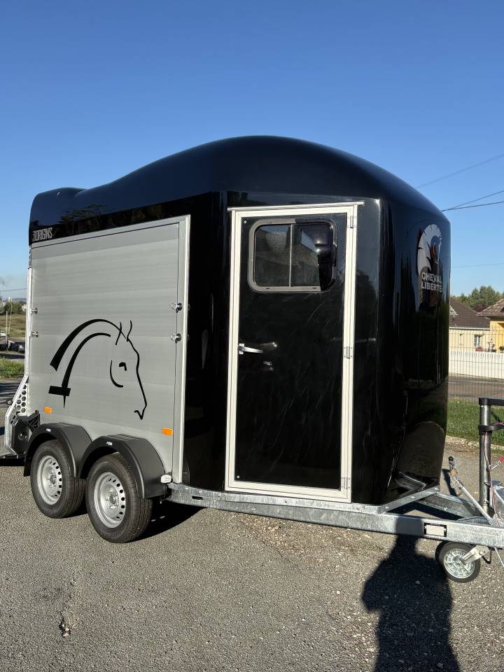 Horse trailer Cheval Liberte Origins gold aluline  2 Stalls 2026 New