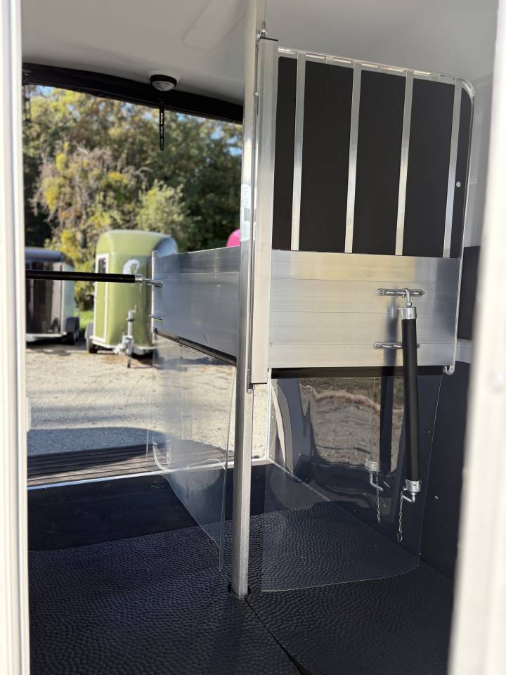 Horse trailer Cheval Liberte Touring country  2 Stalls 2026 New