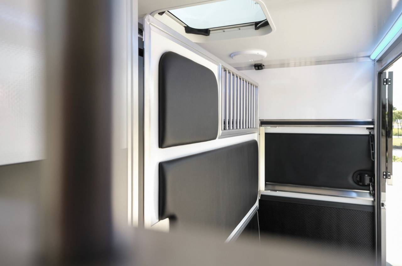 Horsebox HGV Krismar HARAS 2026 New