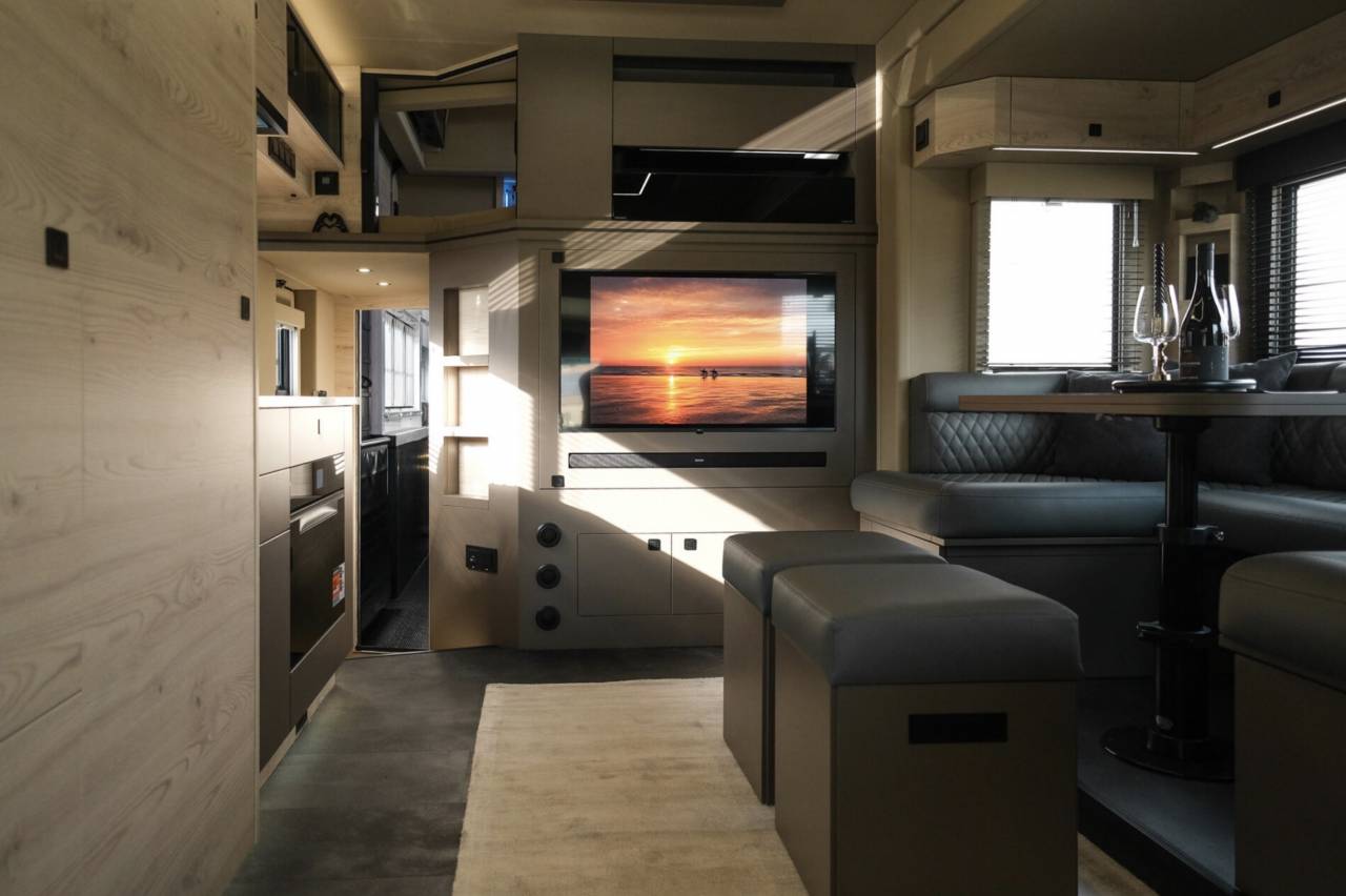 Horsebox NON-HGV Krismar EXCLUSIVE XL 6 2026 New