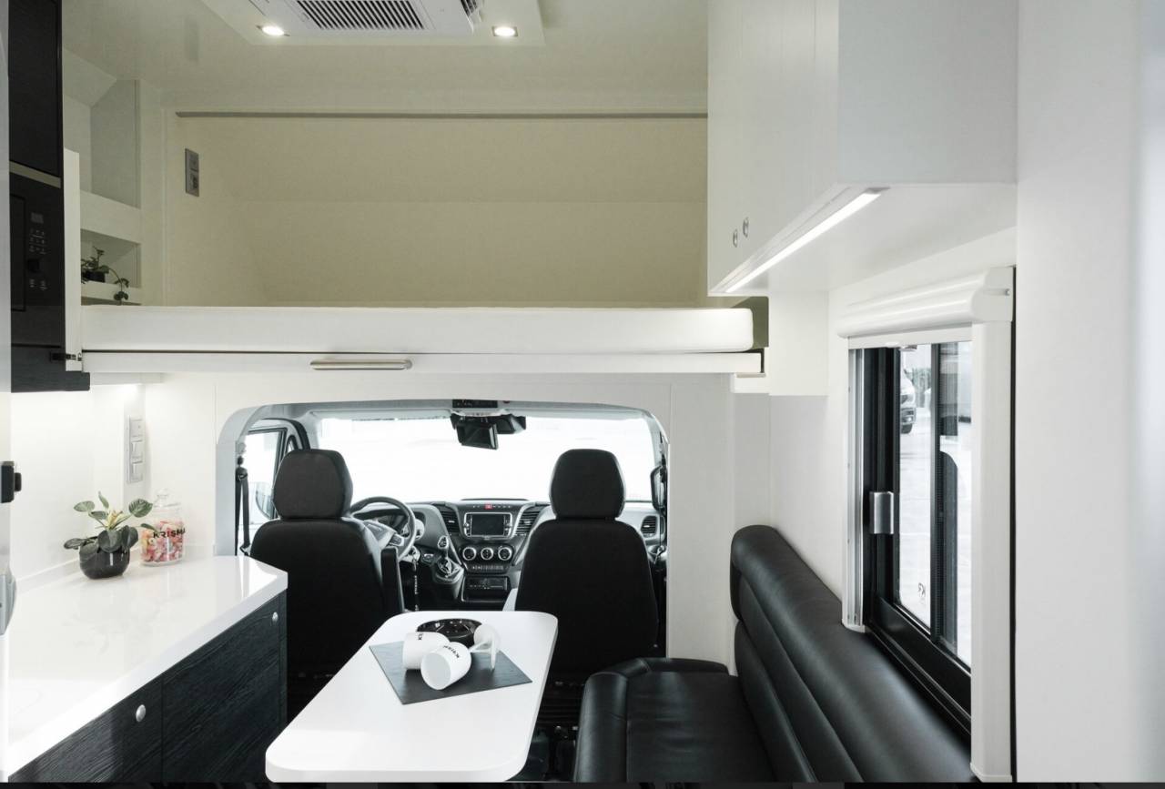 Horsebox NON-HGV Krismar COMFORT  2026 New