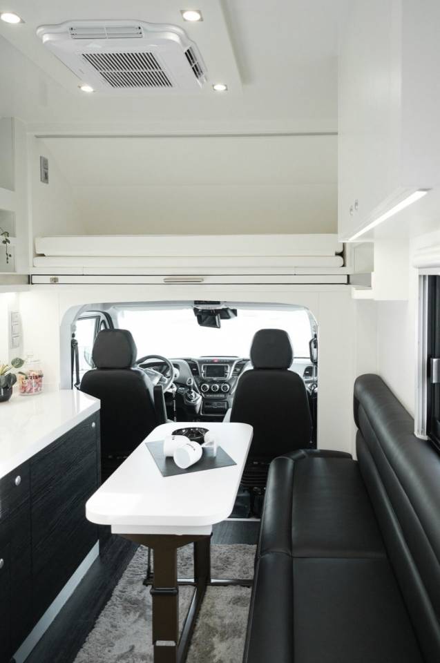 Horsebox NON-HGV Krismar COMFORT  2026 New