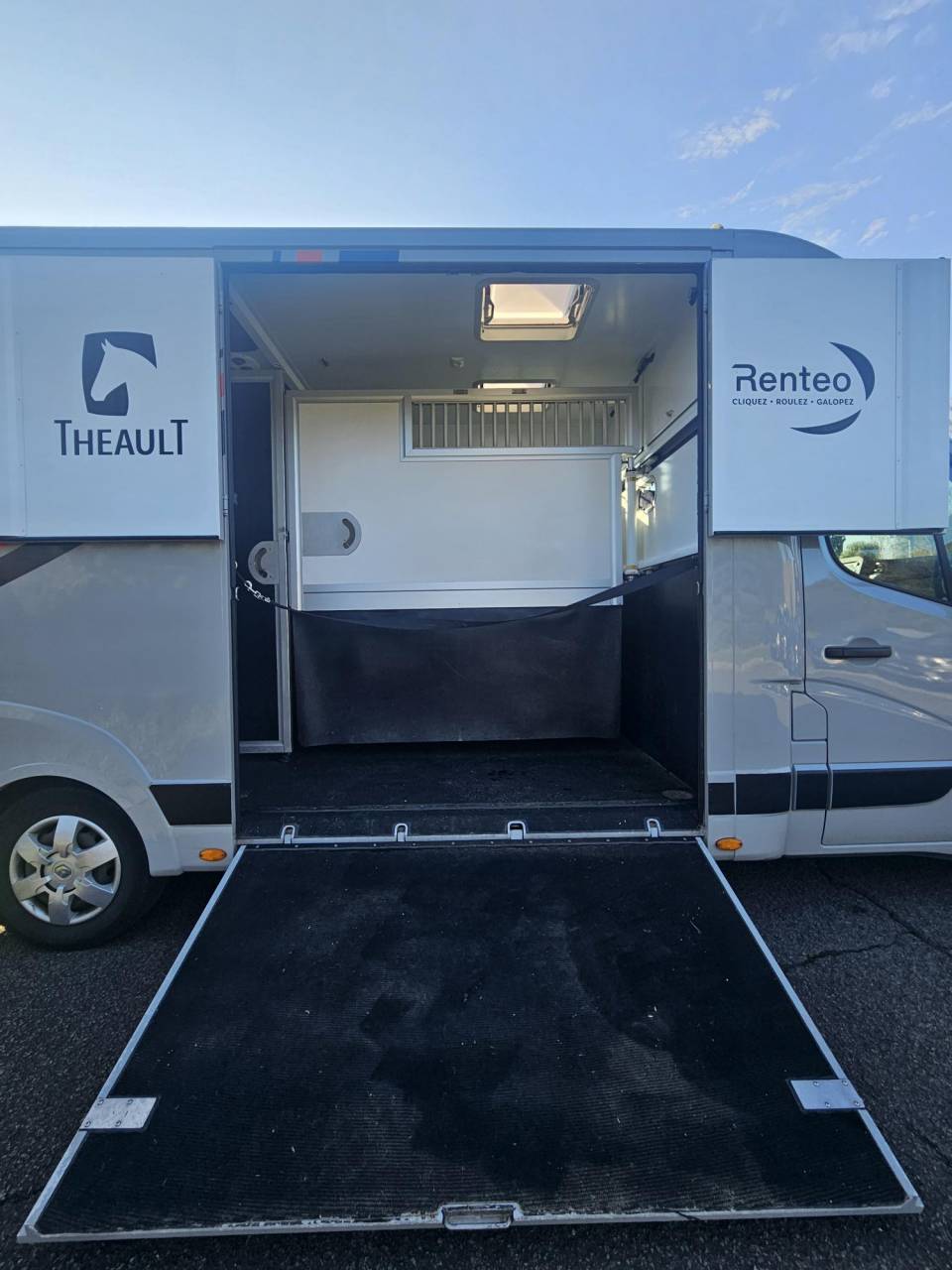 Horsebox HGV Theault Switch 2021 Used