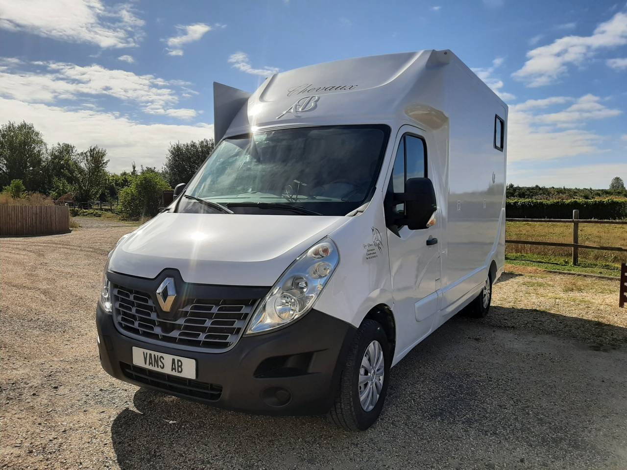 Horsebox HGV Renault Master 2018 Used