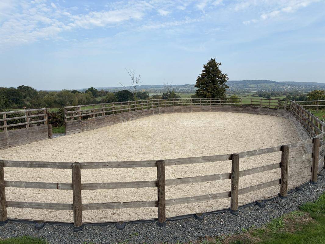 Equestrian property  Calvados