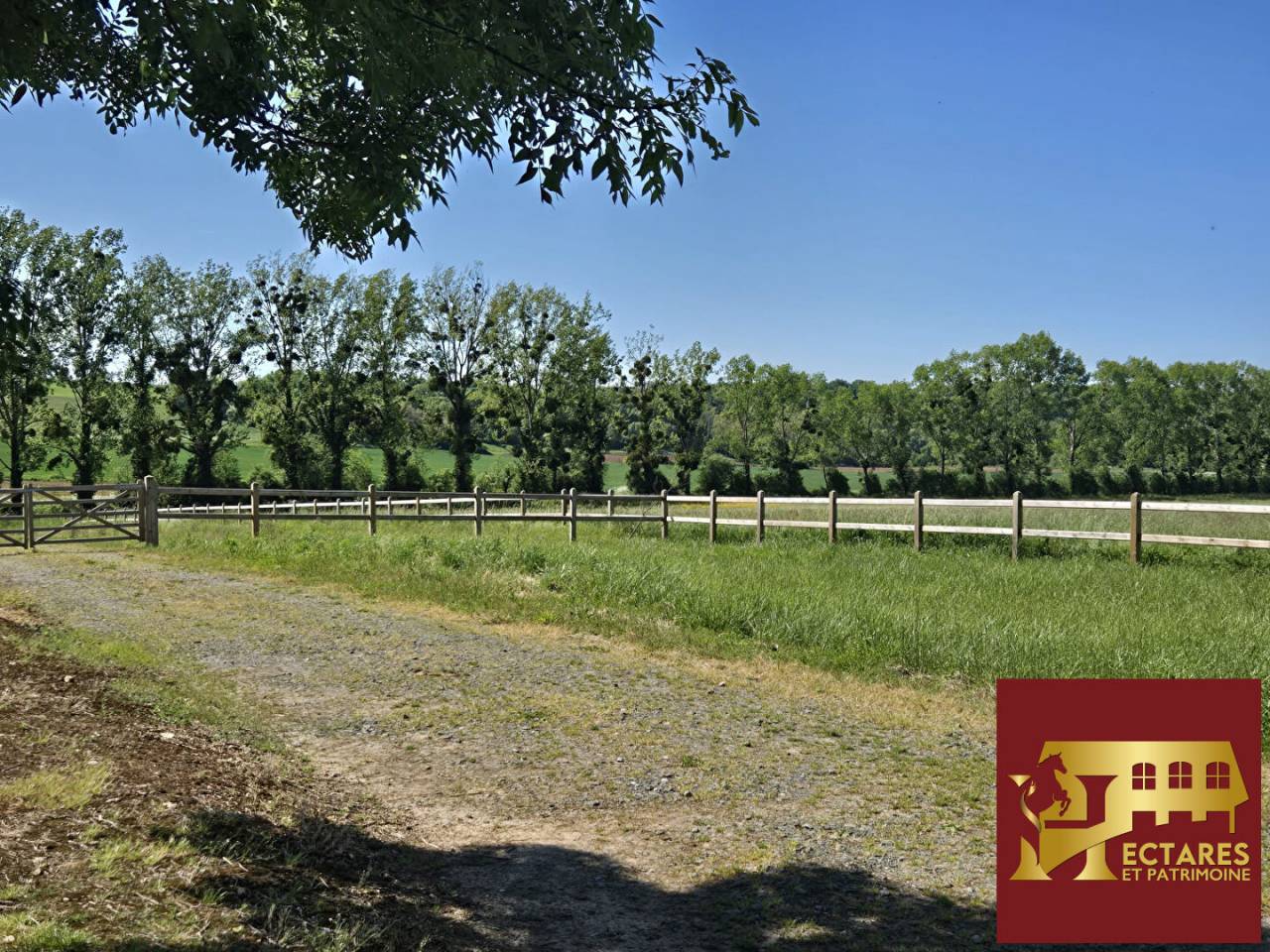 Equestrian Bed and Breakfast  Vend&eacute;e
