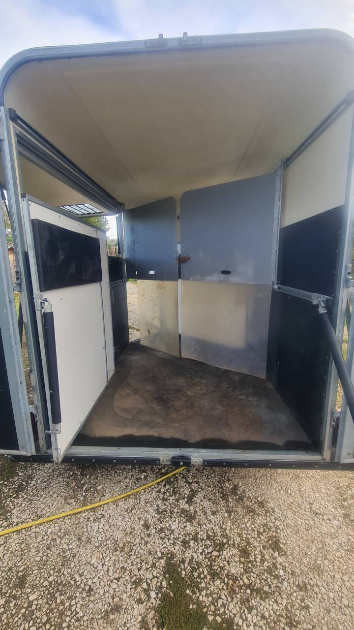 Horse trailer Fautras Oblic+2 2 Stalls 2009 Used