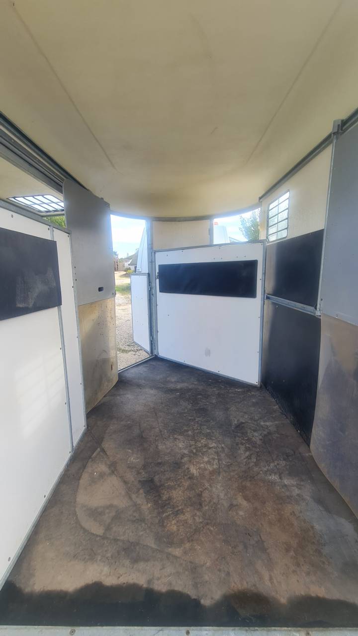 Horse trailer Fautras Oblic+2 2 Stalls 2009 Used