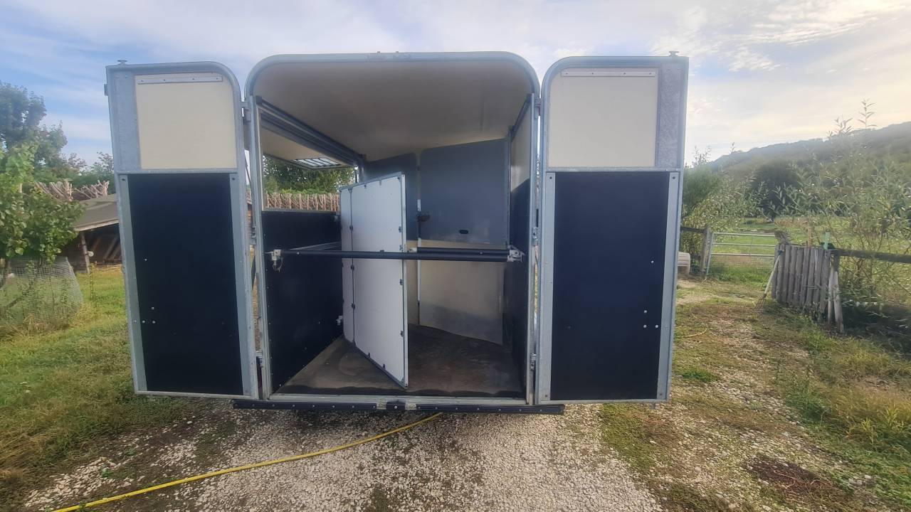Horse trailer Fautras Oblic+2 2 Stalls 2009 Used