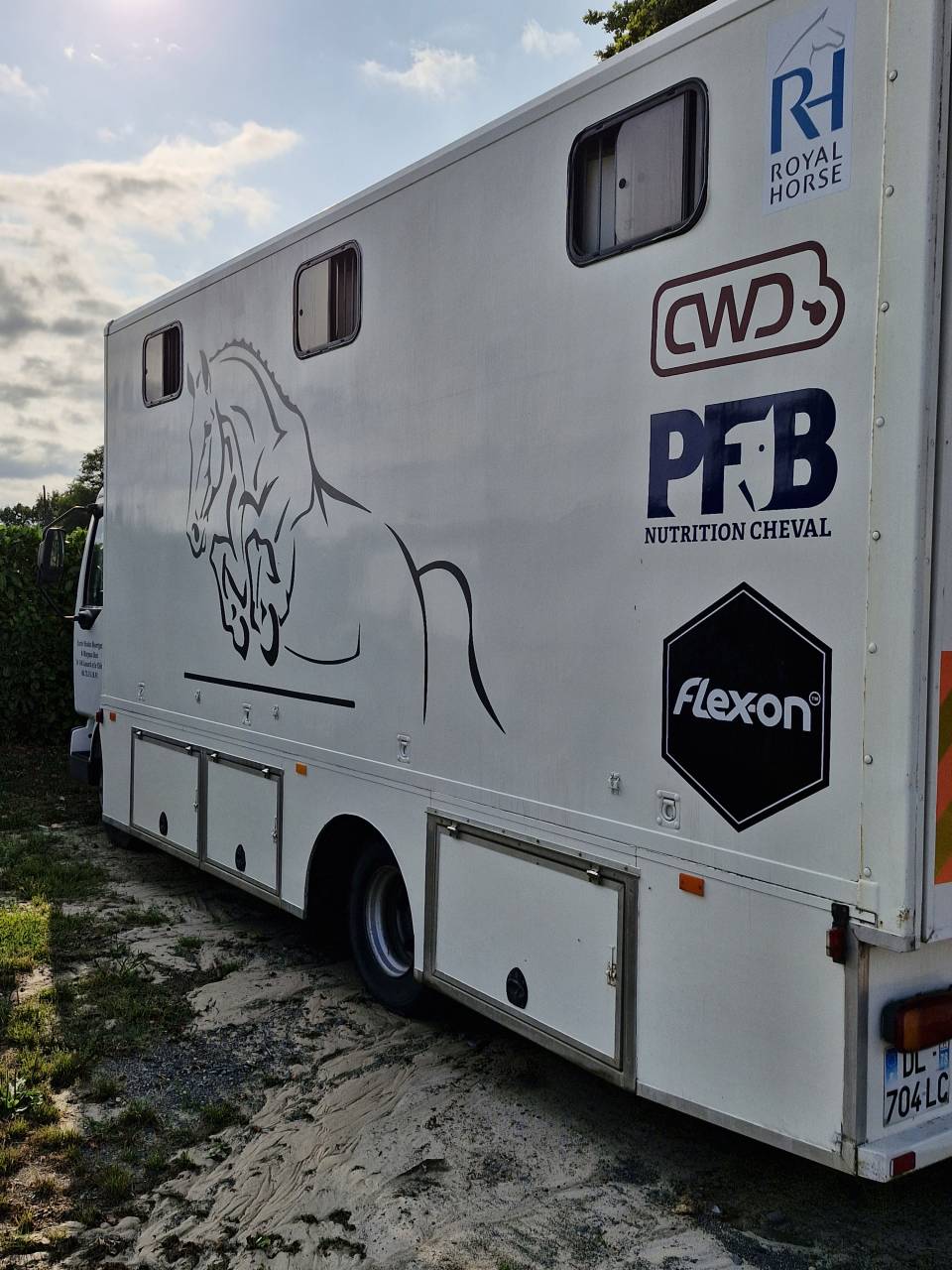 Horsebox NON-HGV Renault Midlum 2004 Used