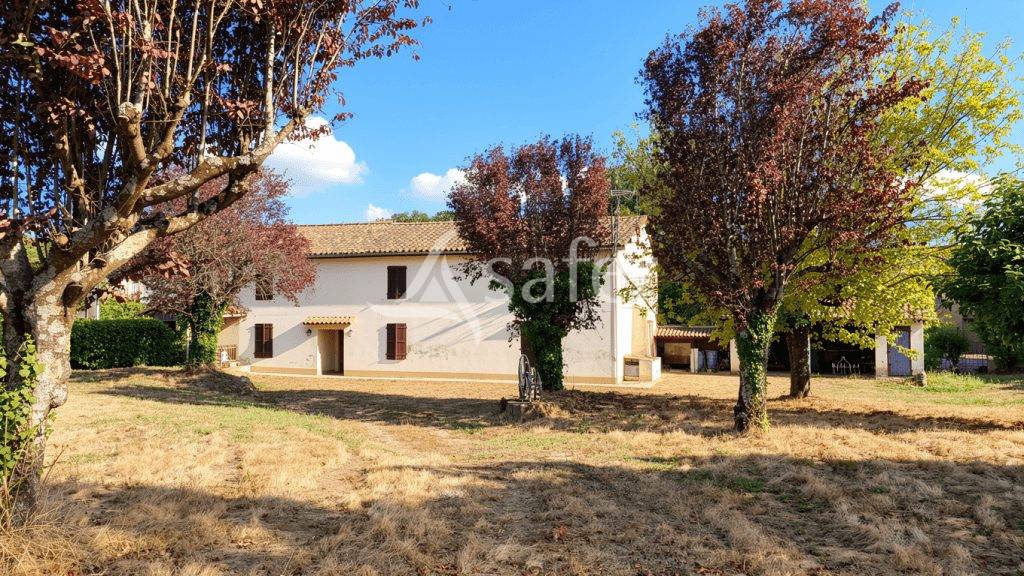 Other country property  tarn