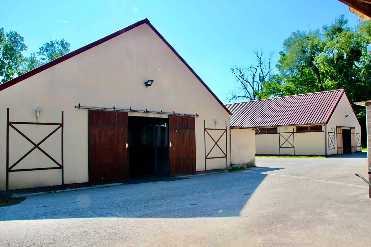 Racing yard  Oise
