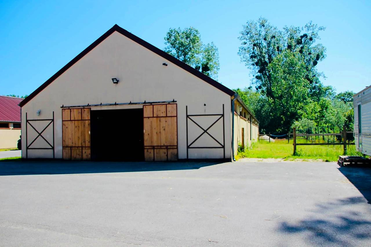 Racing yard  Oise