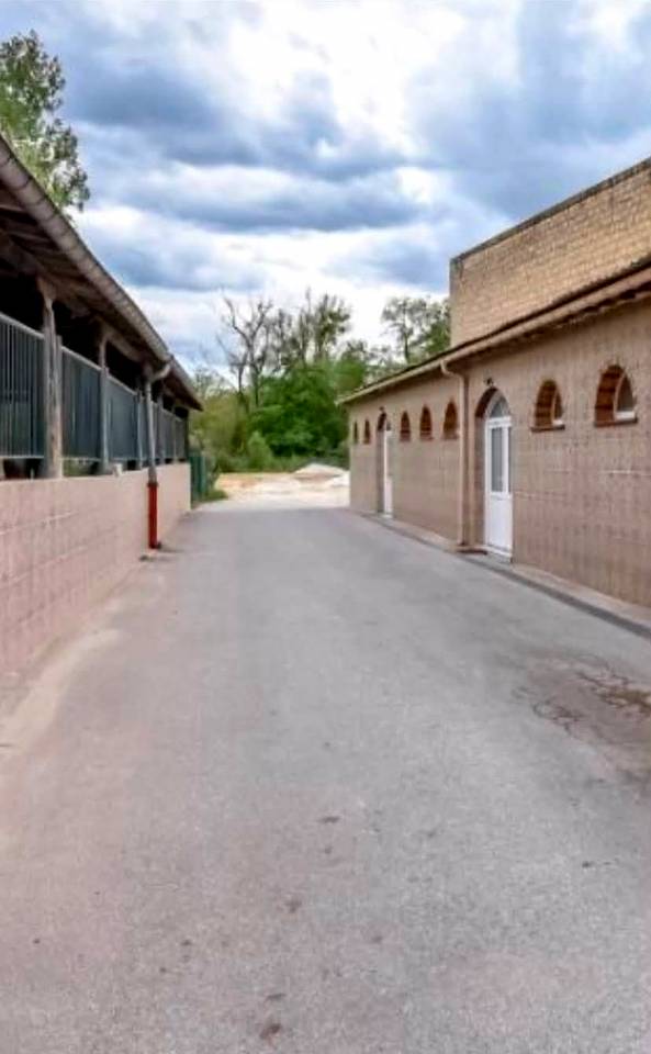 Racing yard  Oise