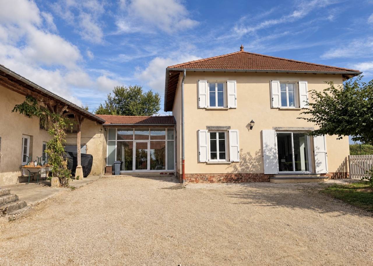 Equestrian property  Ain