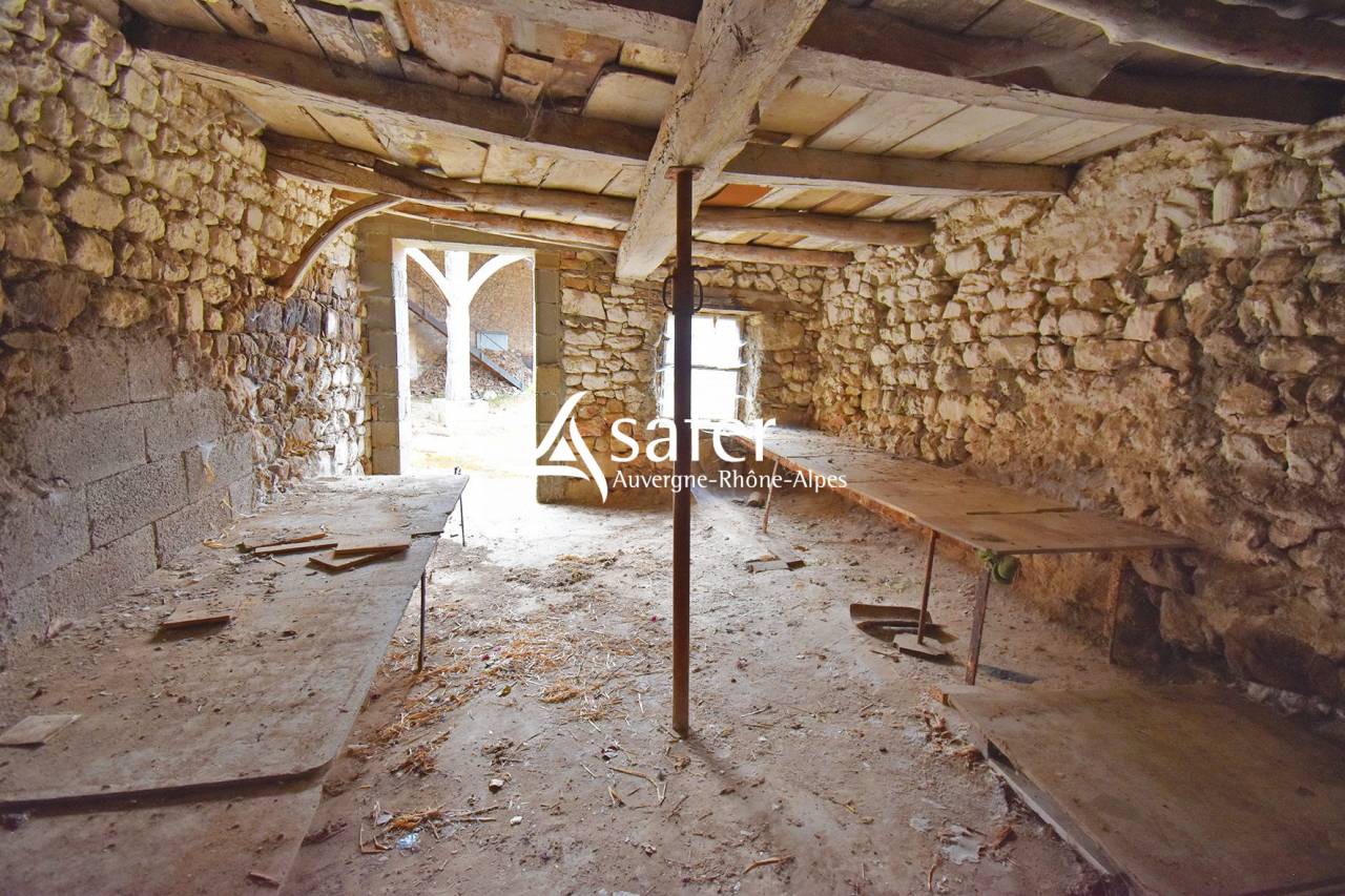 Other country property  Rh&ocirc;ne