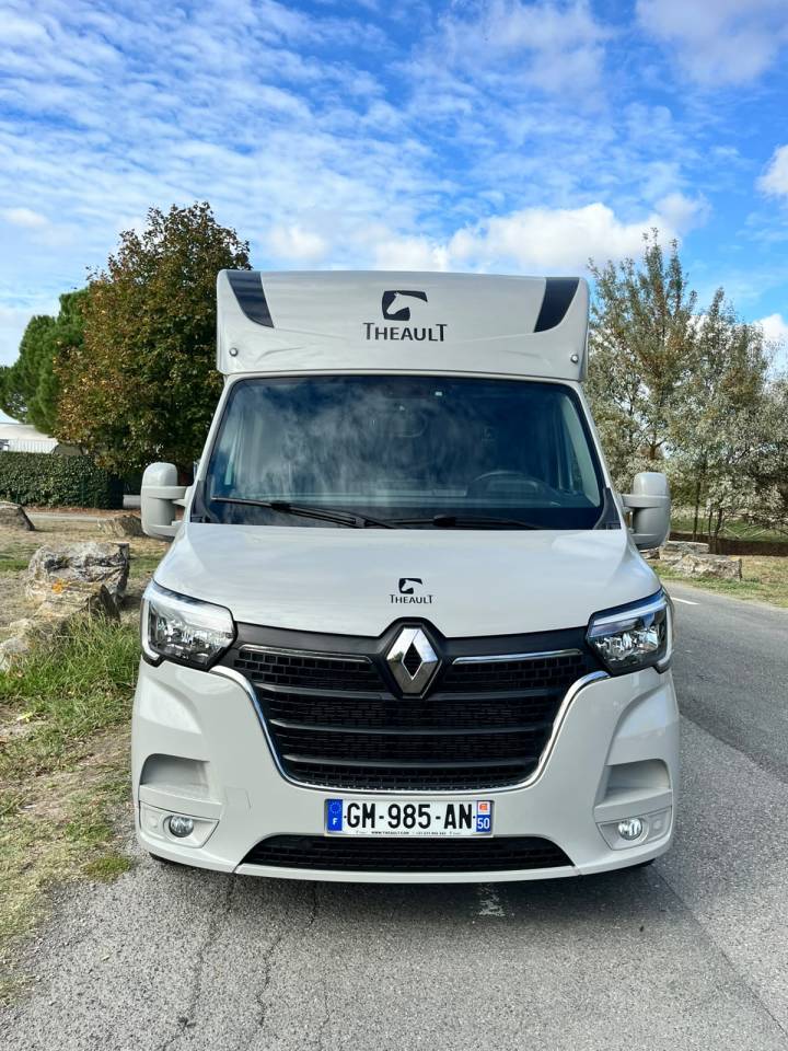 Horsebox HGV Theault   Renault Master  - THEAULT Proton 5L 2023 Used