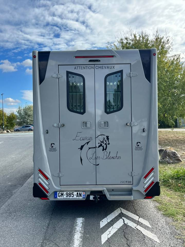 Horsebox HGV Theault   Renault Master  - THEAULT Proton 5L 2023 Used