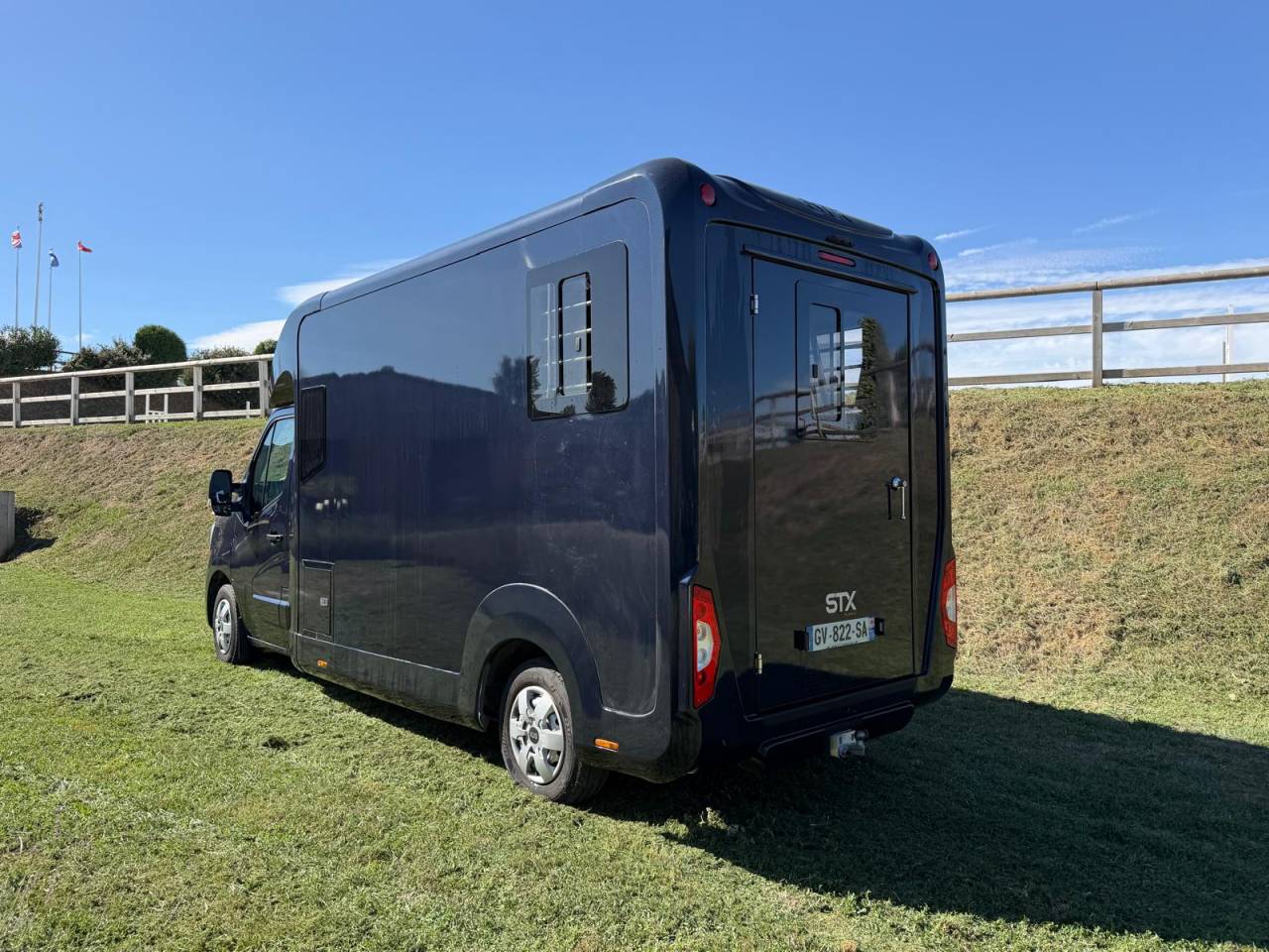Horsebox HGV STX Renault Master 2024 Used