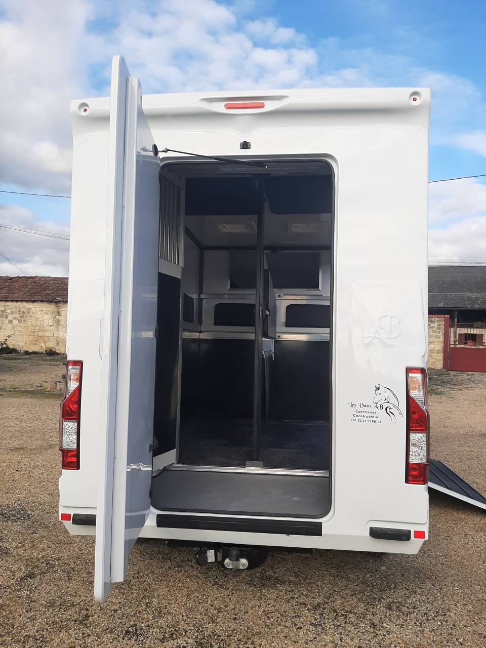 Horsebox HGV Renault Master 2022 Used