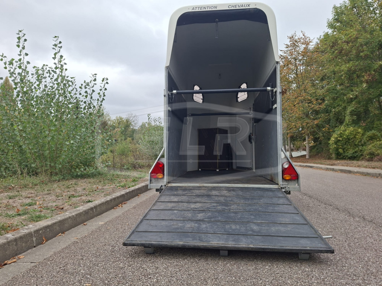 Horse trailer Cheval Liberte Gold One White Line 1,5 Stalls 2020 Used