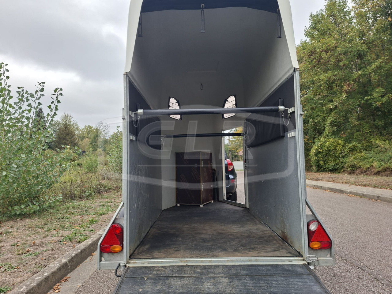 Horse trailer Cheval Liberte Gold One White Line 1,5 Stalls 2020 Used