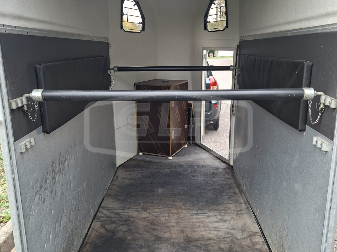 Horse trailer Cheval Liberte Gold One White Line 1,5 Stalls 2020 Used