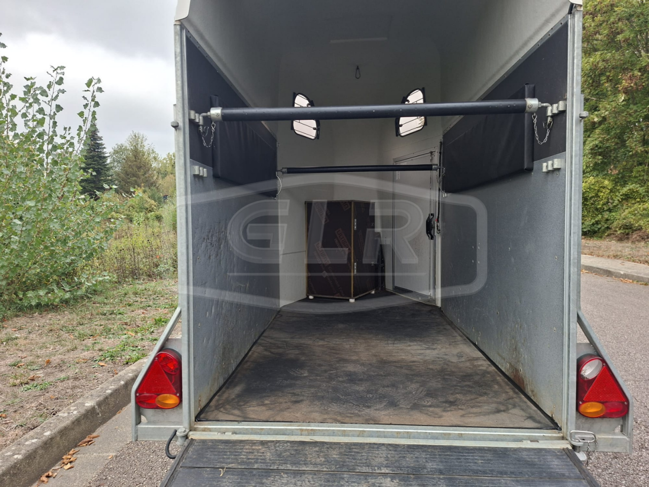 Horse trailer Cheval Liberte Gold One White Line 1,5 Stalls 2020 Used