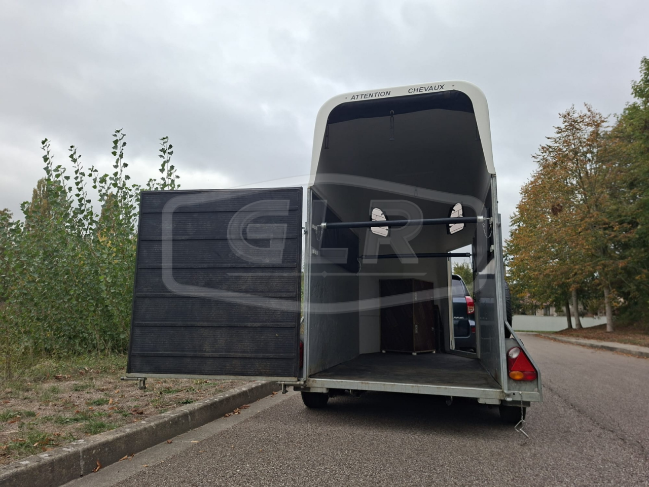 Horse trailer Cheval Liberte Gold One White Line 1,5 Stalls 2020 Used