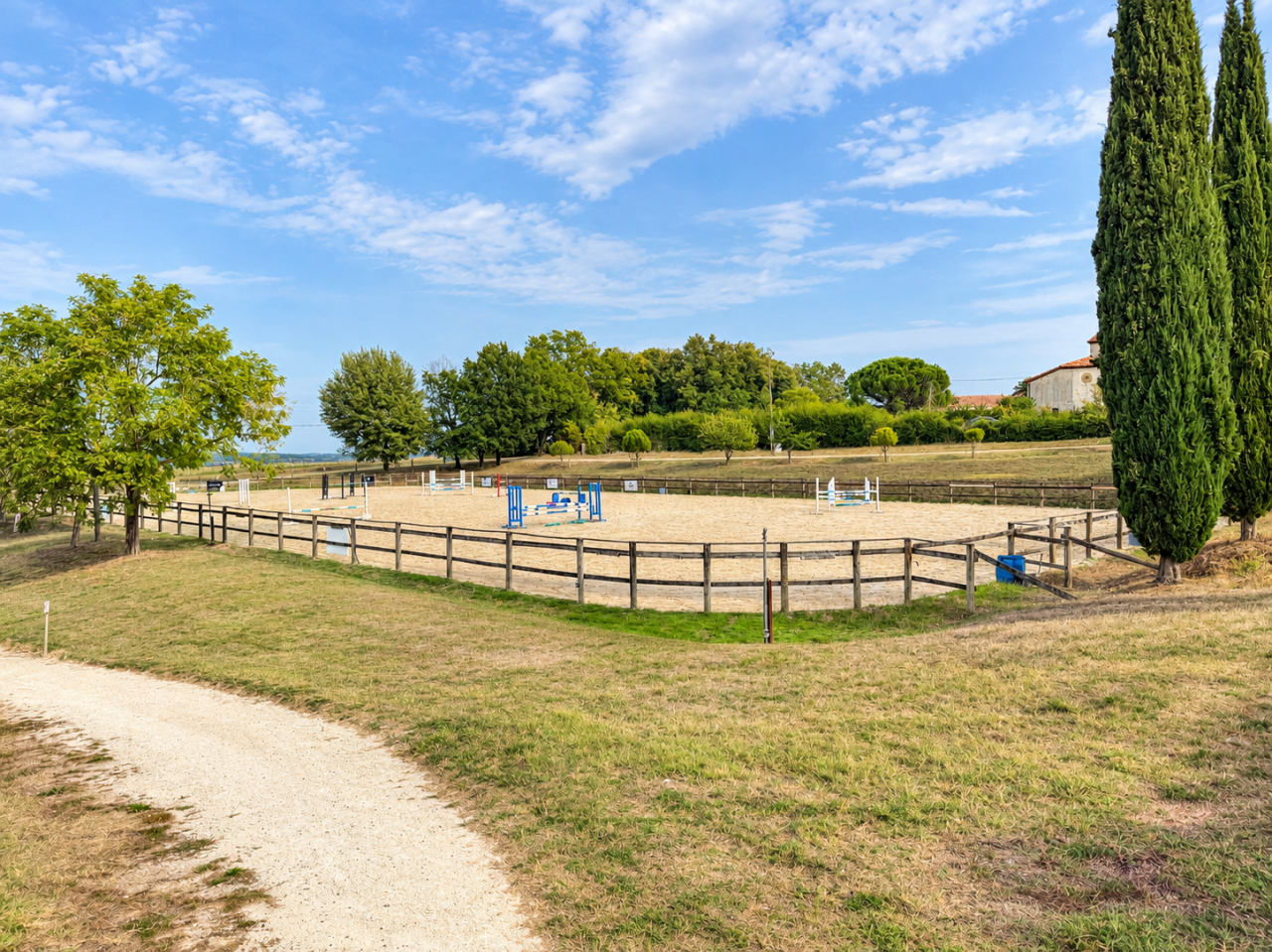 Livery yard  Lot-et-Garonne