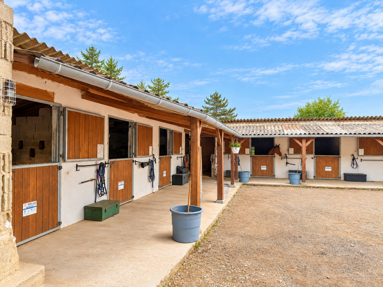 Livery yard  Lot-et-Garonne