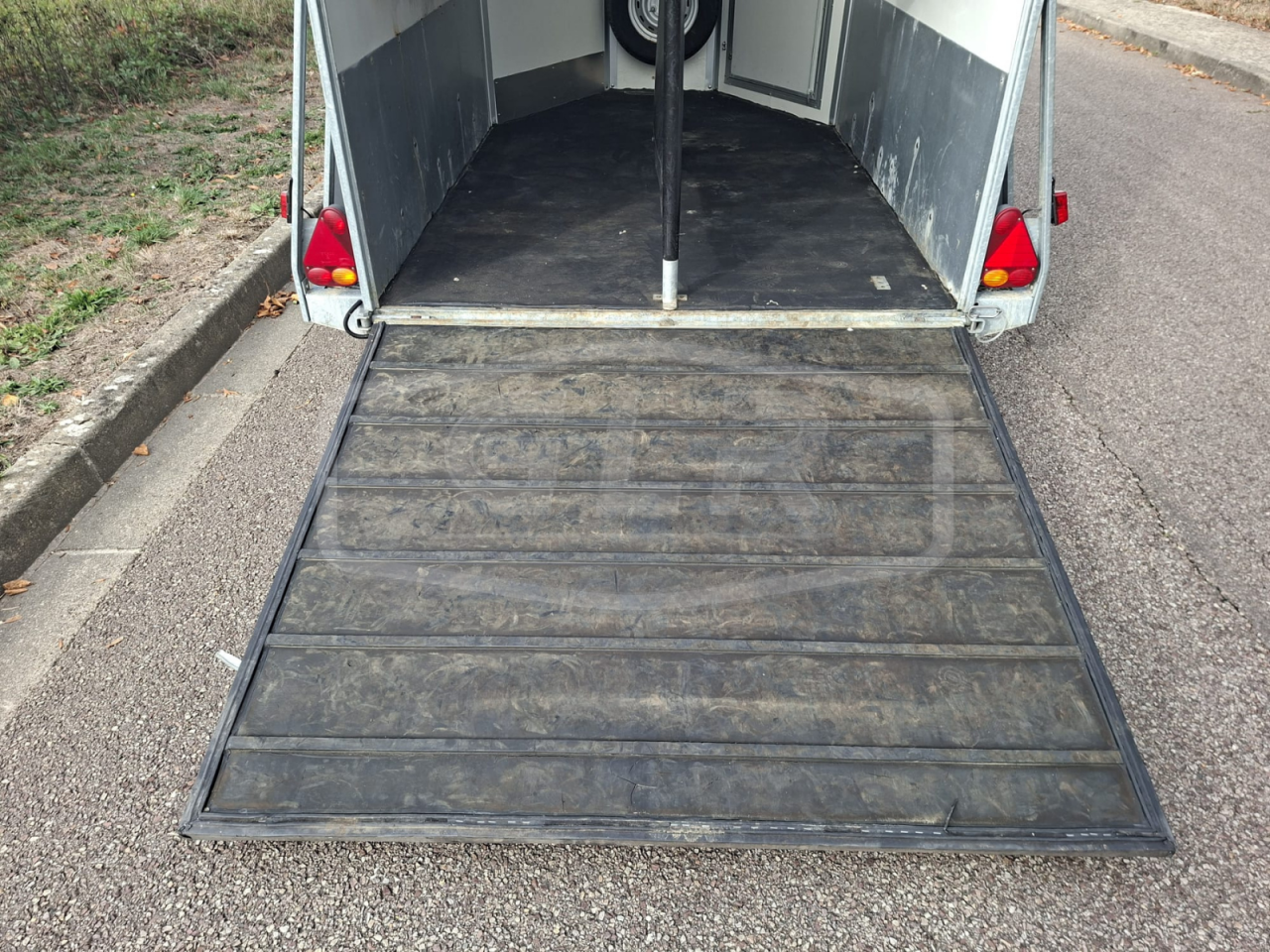 Horse trailer Cheval Liberte 2000RK 2 Stalls 2008 Used
