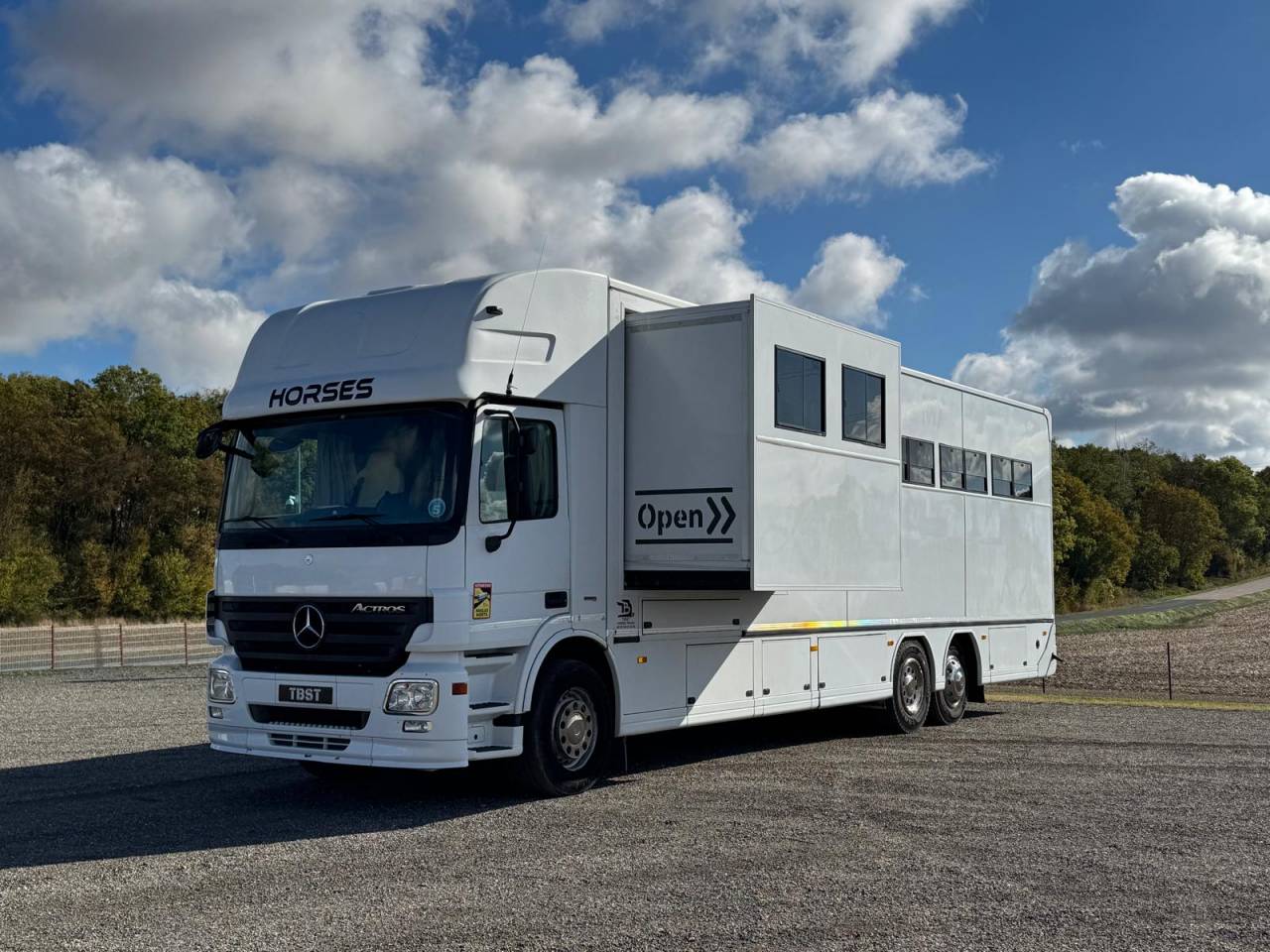 Horsebox NON-HGV Mercedes KRISMAR 2009 Used