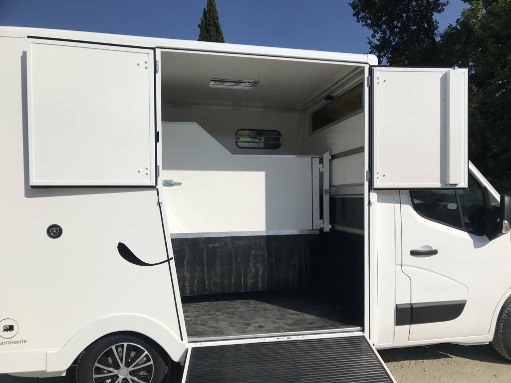 Horsebox HGV Renault  2014 Used