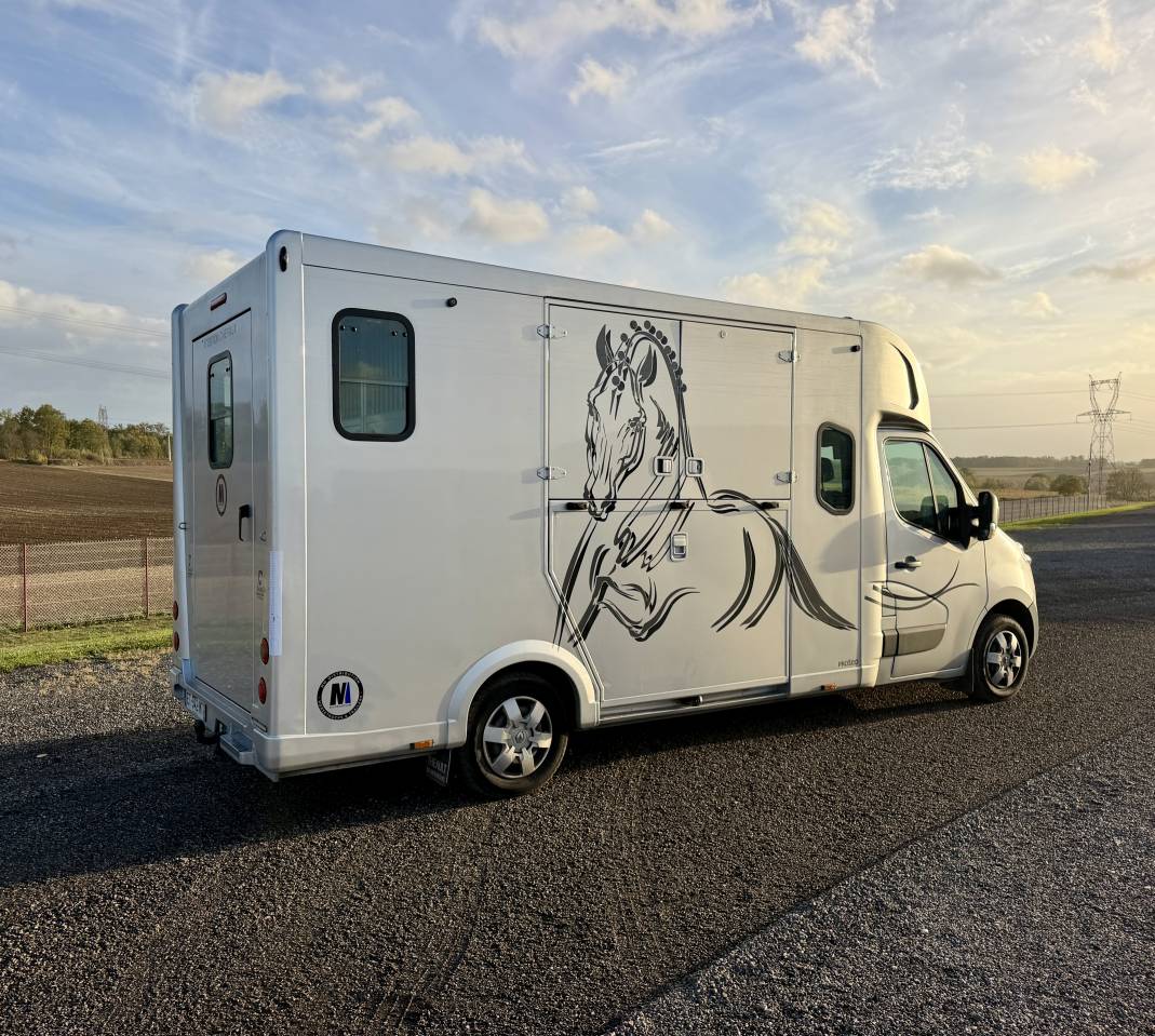 Horsebox HGV Renault Theault PROTEO  2018 Used