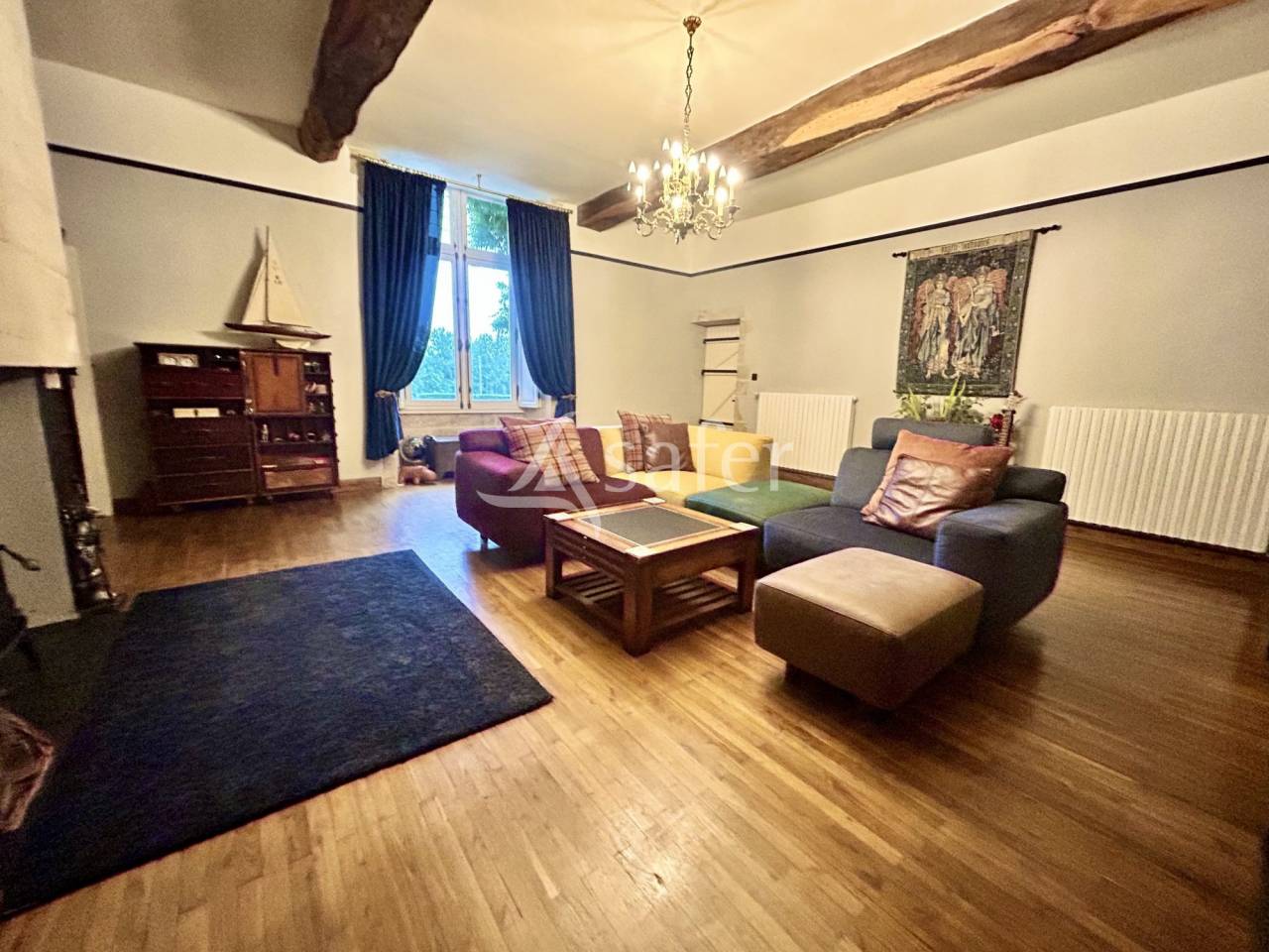 Equestrian property  Vend&eacute;e