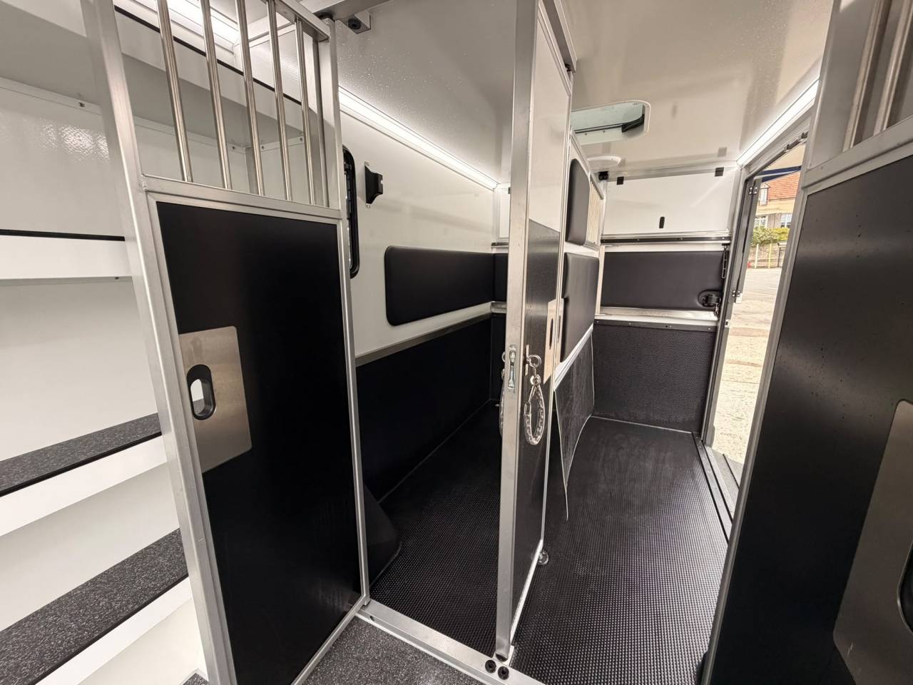 Horsebox HGV Krismar Renault Master 2026 New