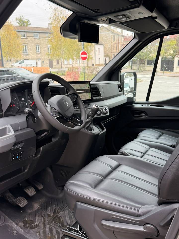 Horsebox HGV Krismar Renault Master 2026 New