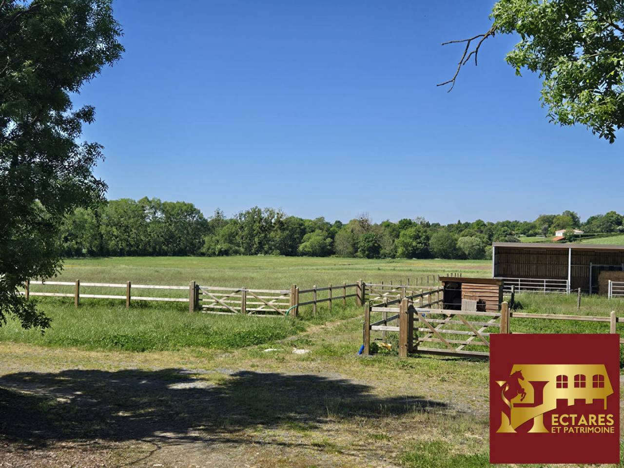 Equestrian Bed and Breakfast  Vend&eacute;e