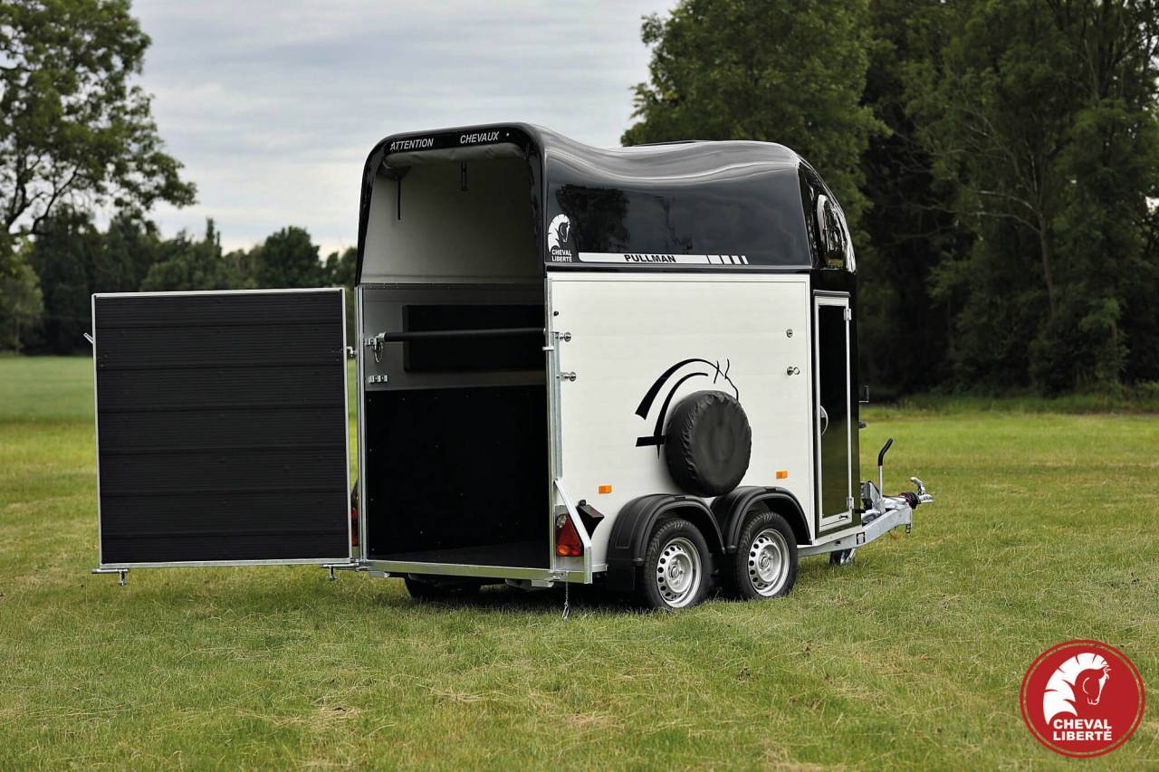 Horse trailer Cheval Liberte Gold One aluline (tout alu) 1,5 Stalls 2024 New