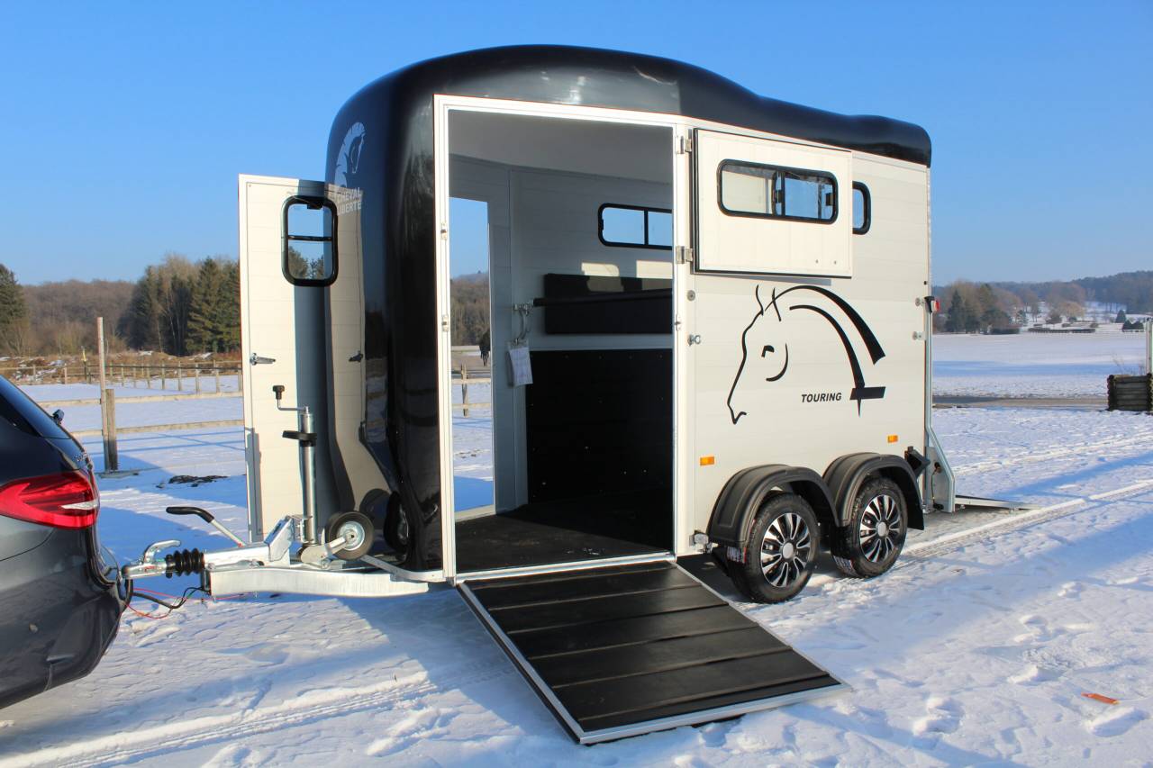 Horse trailer Cheval Liberte GOLD TOURING ONE 1,5 Stalls 2025 New