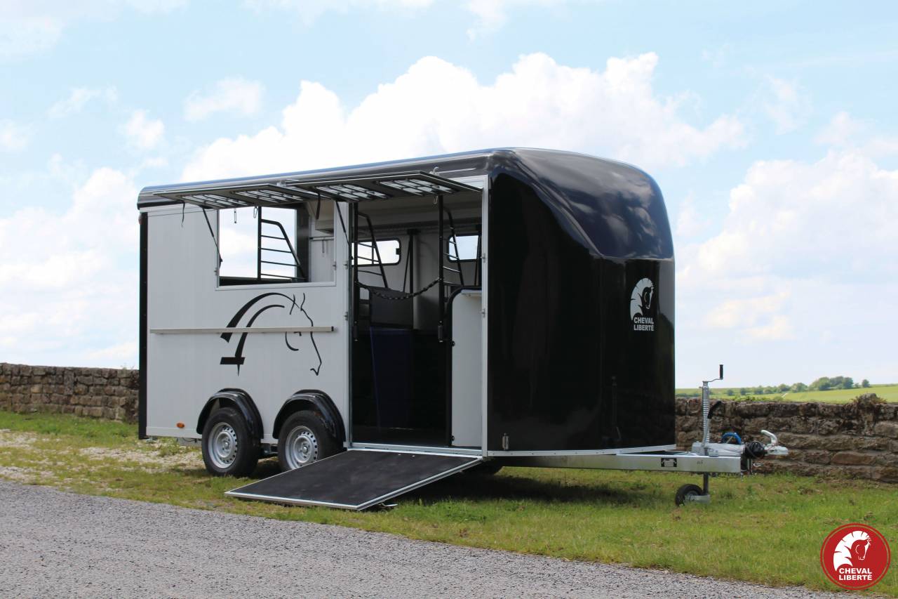 Horse trailer Cheval Liberte OPTIMAX 4 Stalls 2024 New