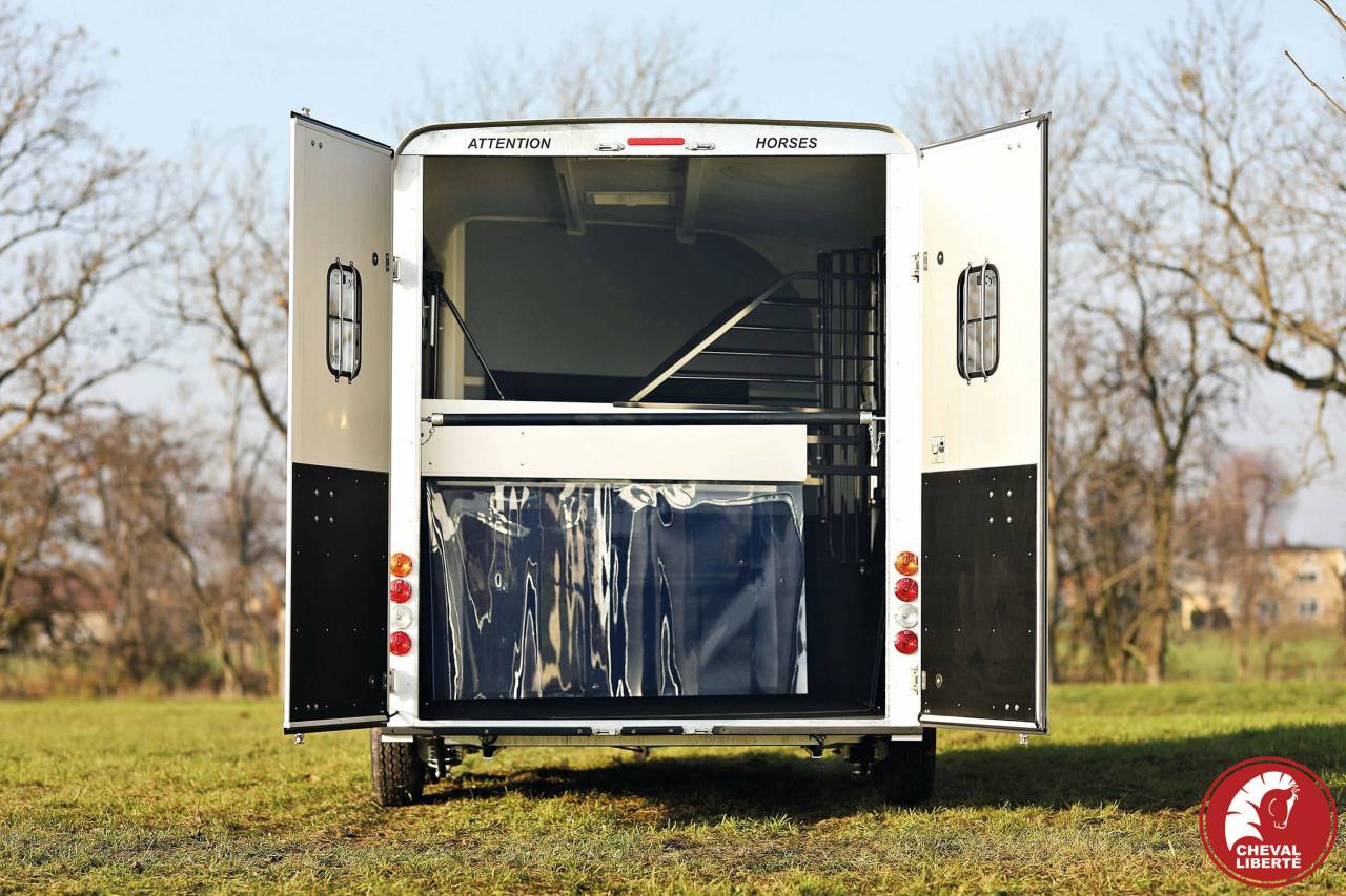 Horse trailer Cheval Liberte MAXI 3 3 Stalls 2024 New