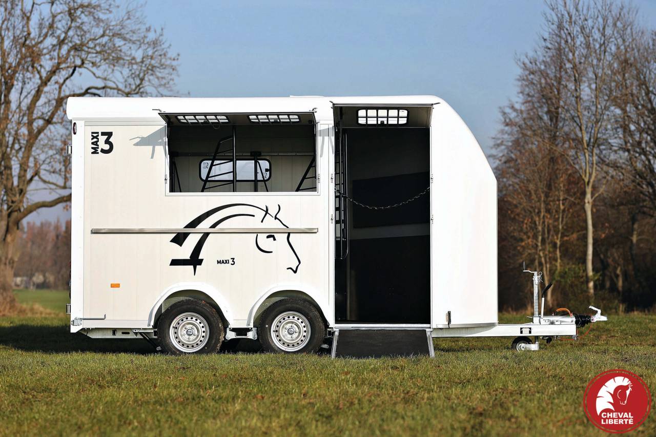 Horse trailer Cheval Liberte MAXI 3 3 Stalls 2024 New