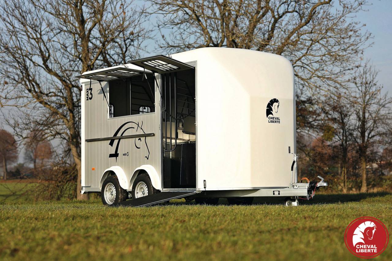 Horse trailer Cheval Liberte MAXI 3 3 Stalls 2024 New