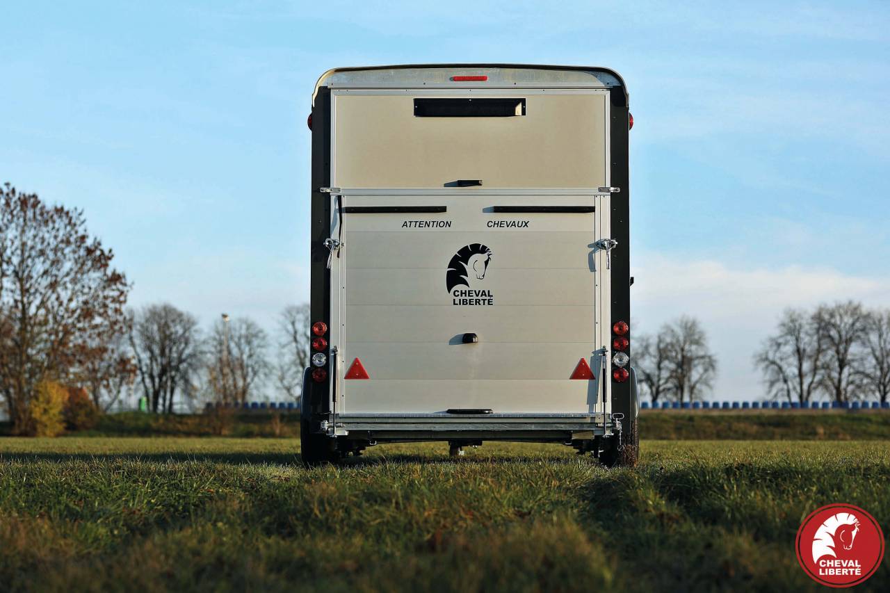 Horse trailer Cheval Liberte MAXI 3 3 Stalls 2024 New
