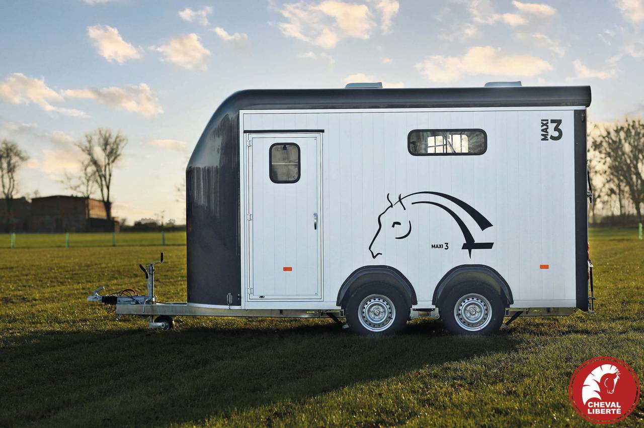 Horse trailer Cheval Liberte MAXI 3 3 Stalls 2024 New