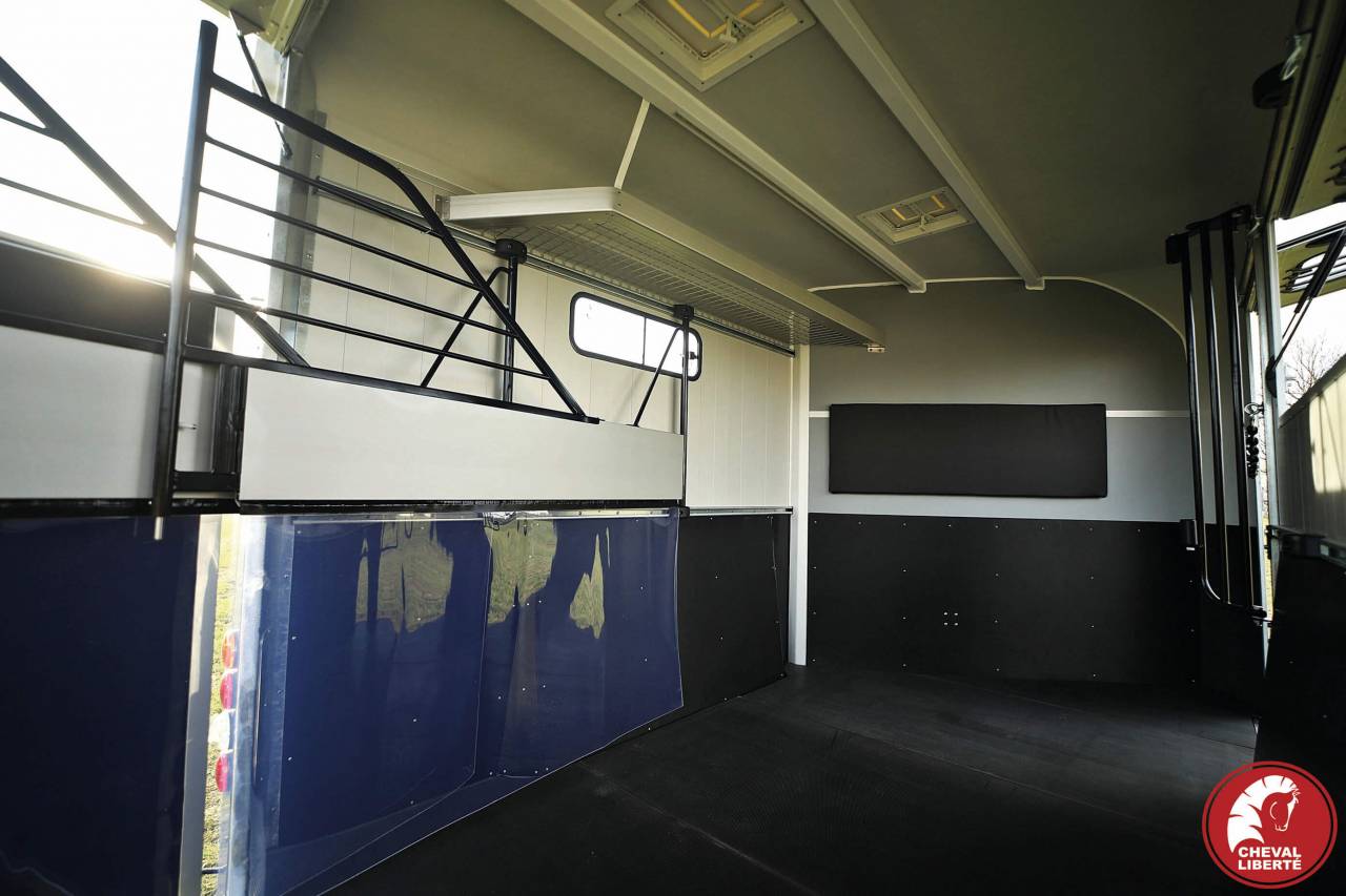 Horse trailer Cheval Liberte MAXI 3 3 Stalls 2024 New