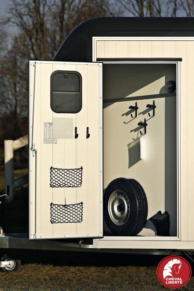 Horse trailer Cheval Liberte MAXI 3 3 Stalls 2024 New