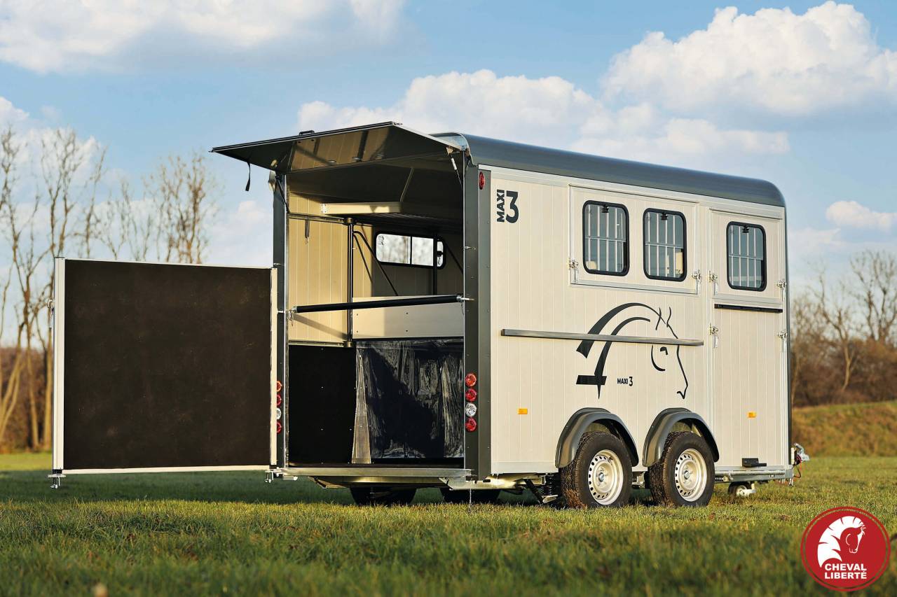 Horse trailer Cheval Liberte MAXI 3 3 Stalls 2024 New